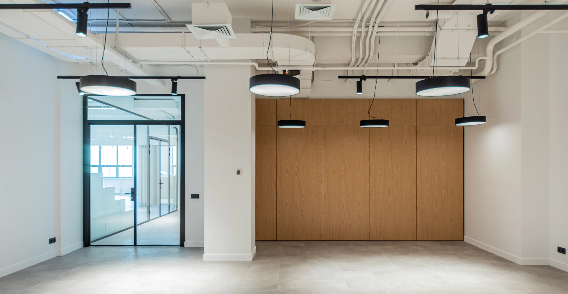 Фото проекта: Проект Nayada по установке перегородок в &laquo;Фастком&raquo;. Изображение № 1