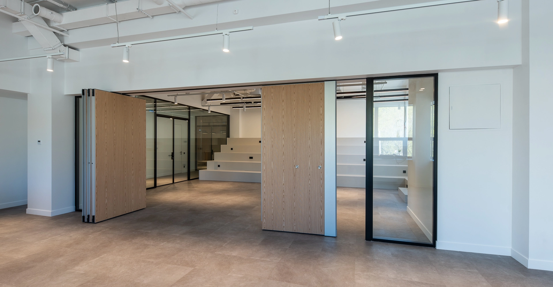 Фото проекта: Проект Nayada по установке перегородок в &laquo;Фастком&raquo;. Изображение № 2